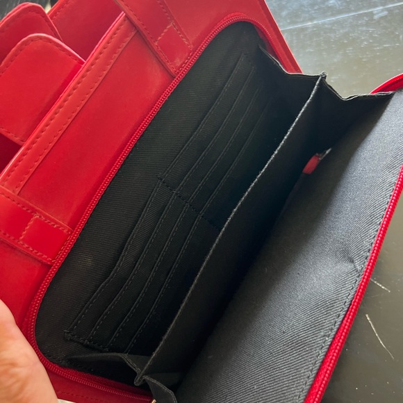 ❤️Tommy Hilfiger purse❤️❤️ built in wallet on back! - Picture 3 of 7